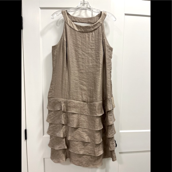 Formal dress - short, gold colour.  Beautiful back. - Picture 1 of 4